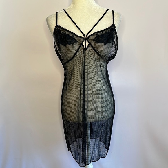 Victoria’s Secret Black Lace Mesh Chemise - Picture 1 of 7